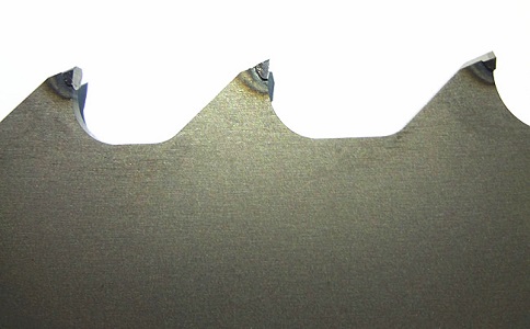 为什么硬质合金带锯条受力过大会出现裂纹 为什么硬质合金带锯条受力过大会出现裂纹